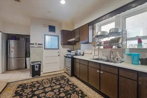 6319 North Claremont Avenue Chicago IL 60659