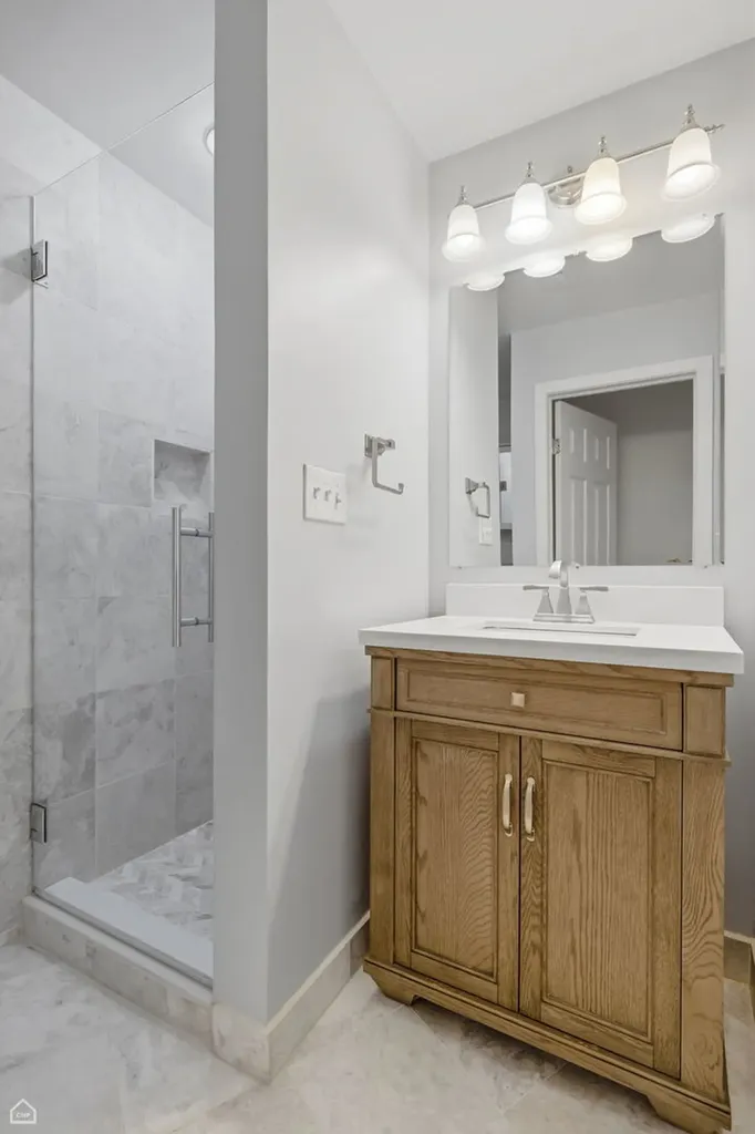 2317 North Hamilton Avenue Chicago IL 60647