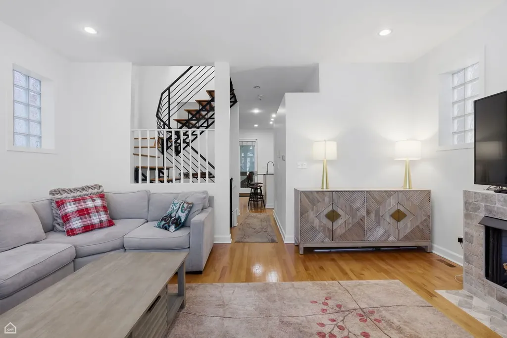 2317 North Hamilton Avenue Chicago IL 60647