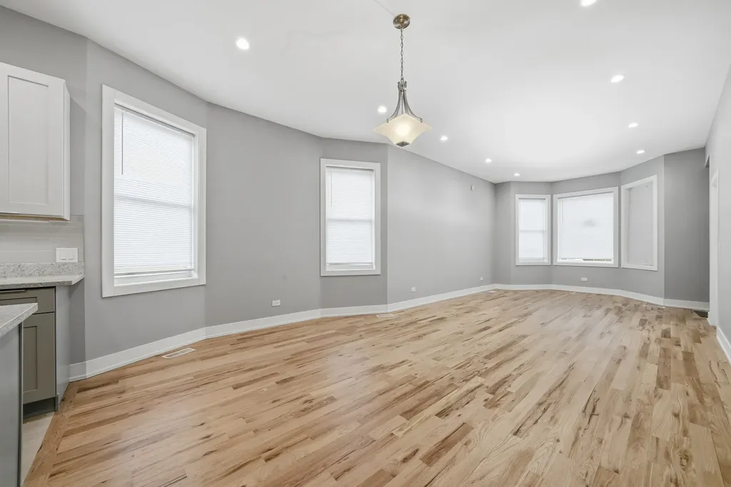 8839 South Colfax Avenue Chicago IL 60617