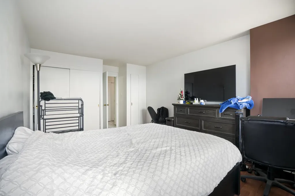 6030 North Sheridan Road Chicago IL 60660