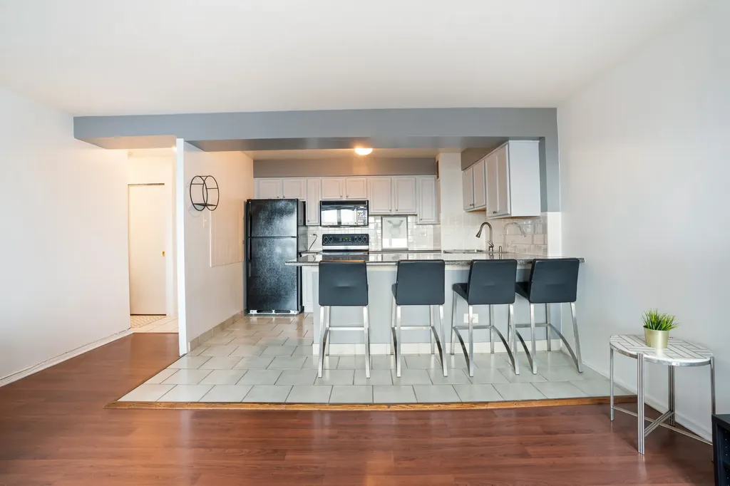 6030 North Sheridan Road Chicago IL 60660