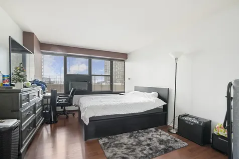 6030 North Sheridan Road Chicago IL 60660