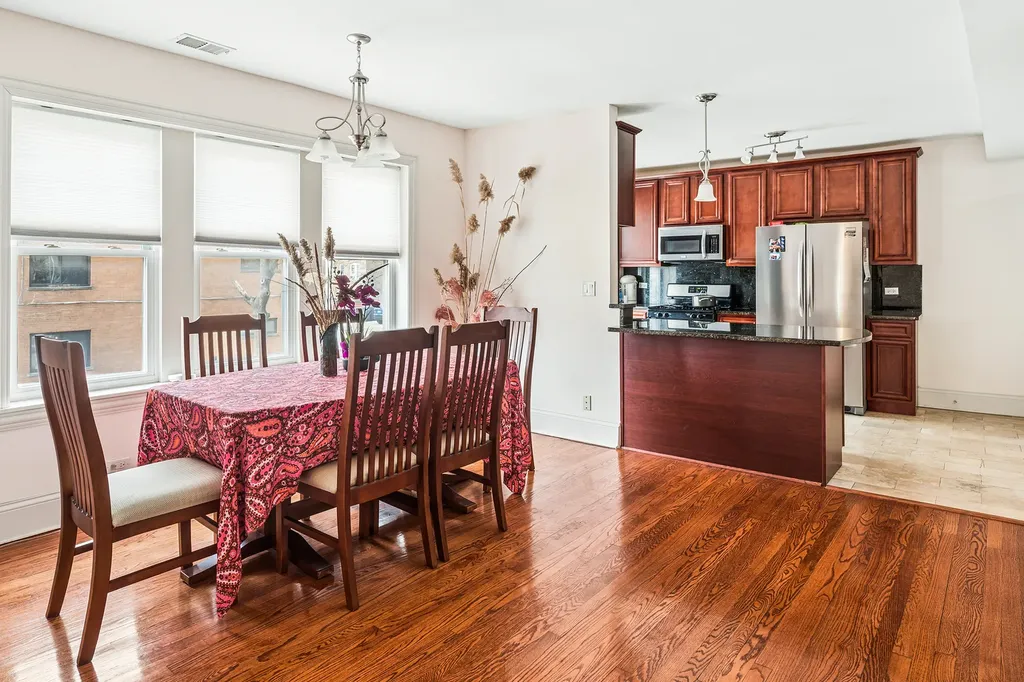 2656 West Lunt Avenue Chicago IL 60645