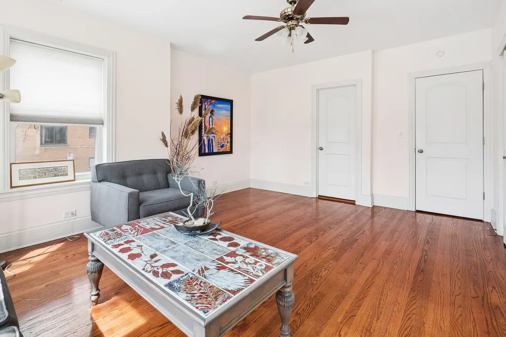 2656 West Lunt Avenue Chicago IL 60645