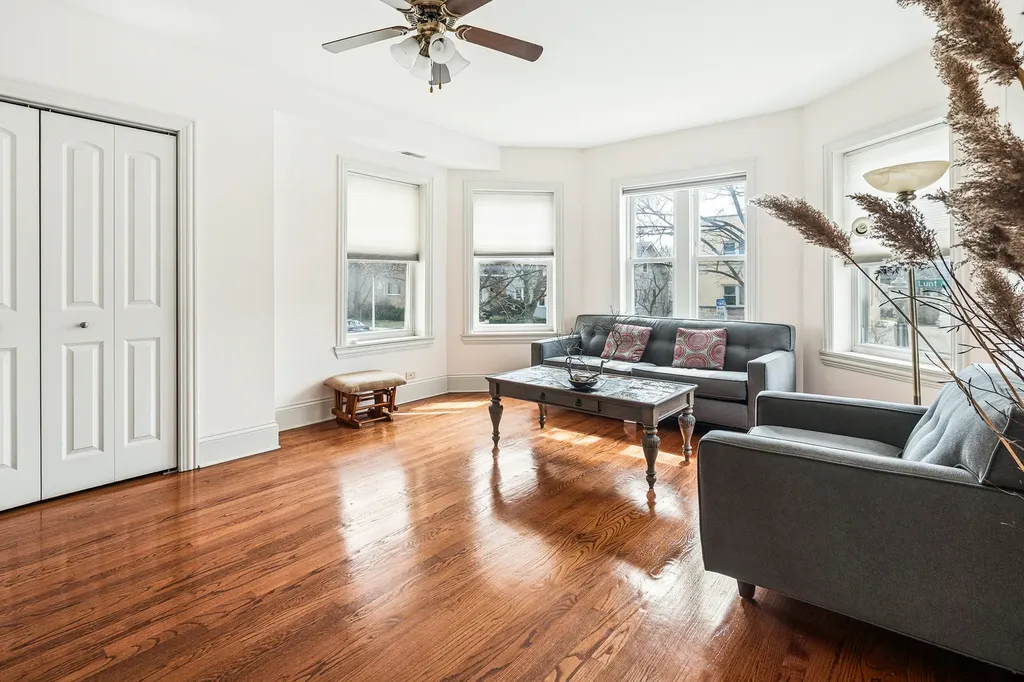 2656 West Lunt Avenue Chicago IL 60645