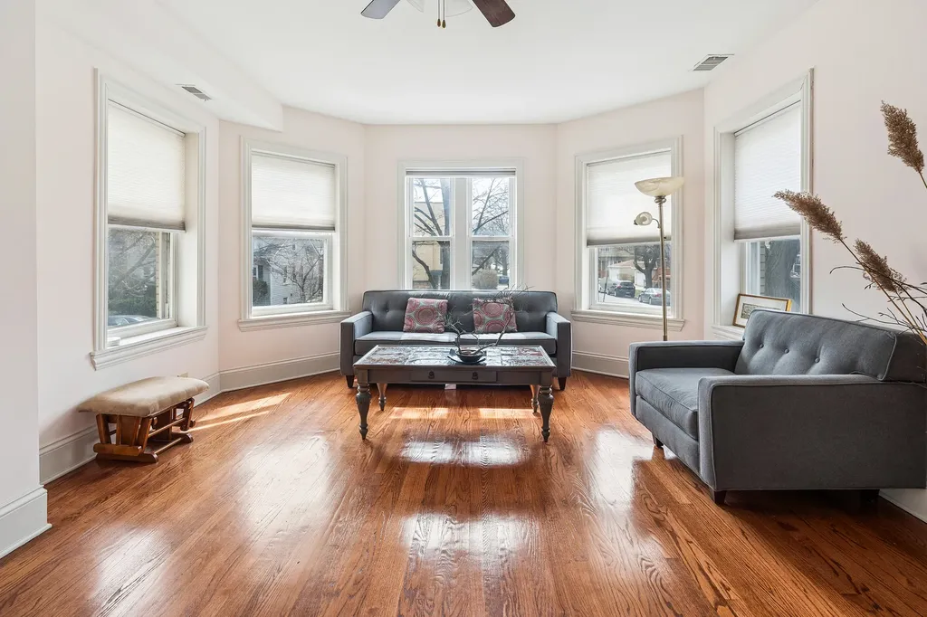 2656 West Lunt Avenue Chicago IL 60645