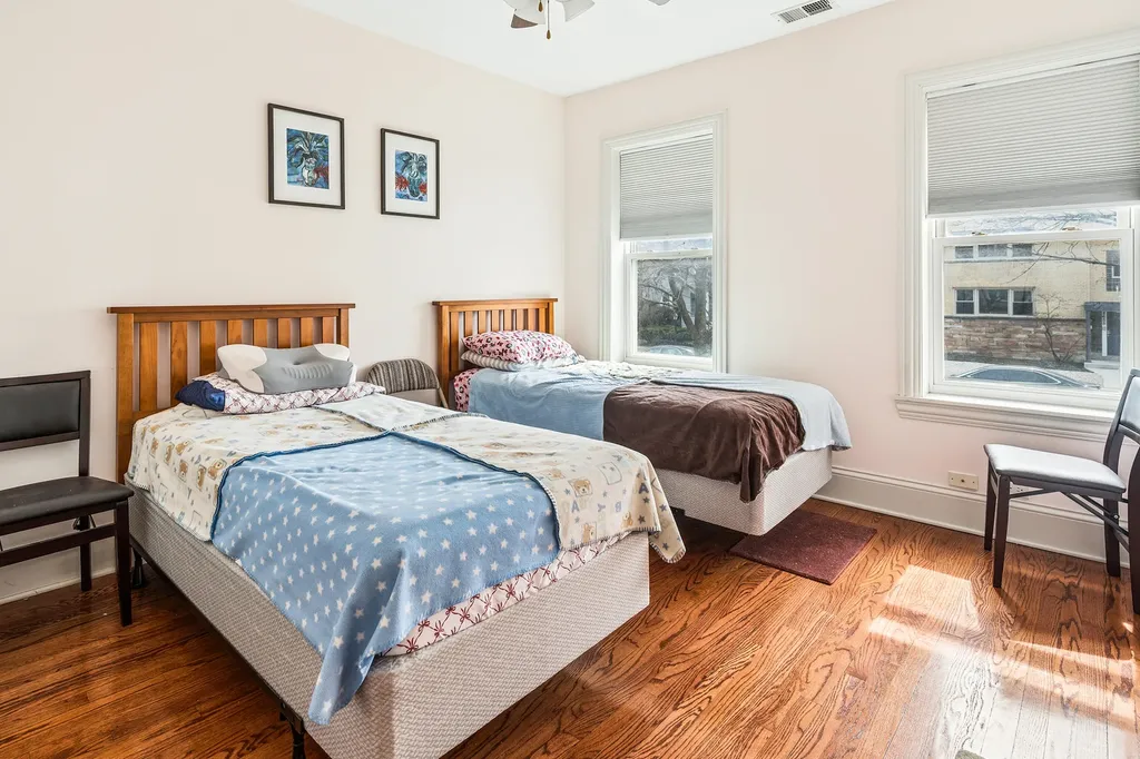 2656 West Lunt Avenue Chicago IL 60645