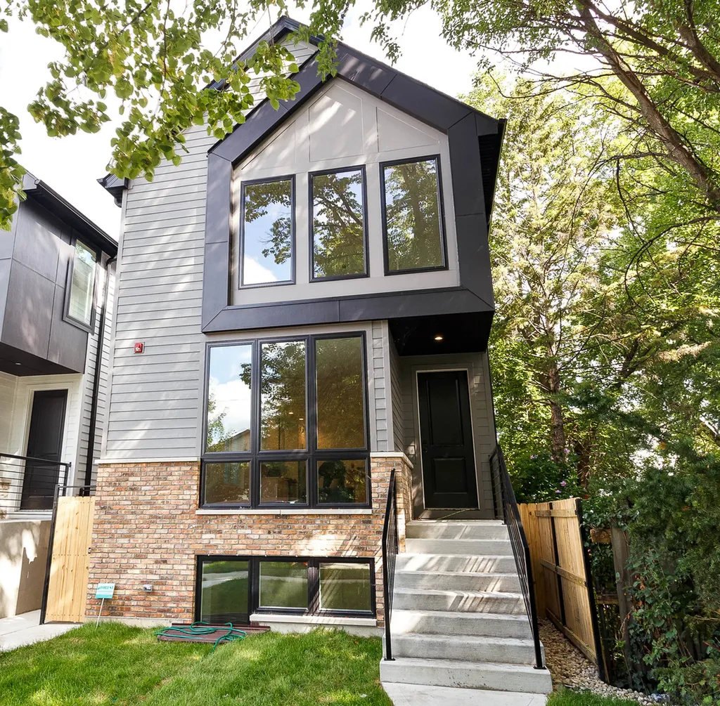 4714 North Kennicott Avenue Chicago IL 60630