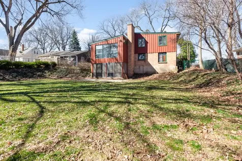 51 Wilcox Avenue Elgin IL 60123