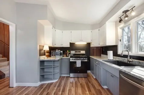 51 Wilcox Avenue Elgin IL 60123