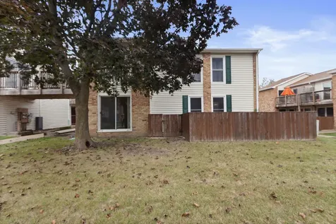 1975 Kenilworth Circle Hoffman Estates IL 60169