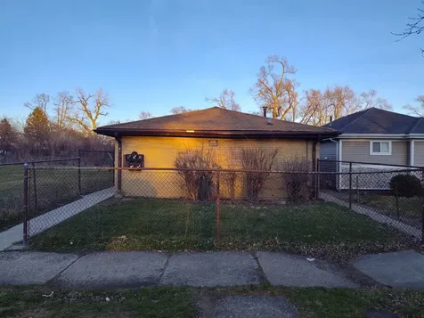 15731 Lexington Avenue Harvey IL 60426