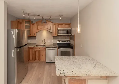 1211 48TH Avenue East Moline IL 61244