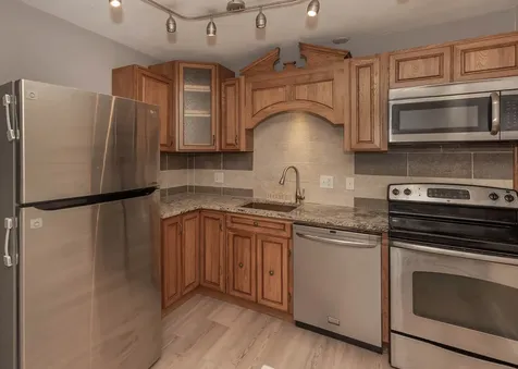 1211 48TH Avenue East Moline IL 61244