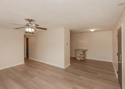 1211 48TH Avenue East Moline IL 61244