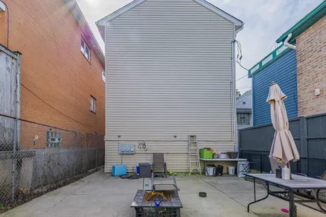 2919 South Keeley Street Chicago IL 60608