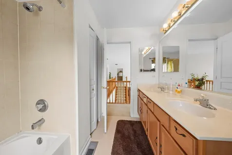 529 Nunda Trail Crystal Lake IL 60012