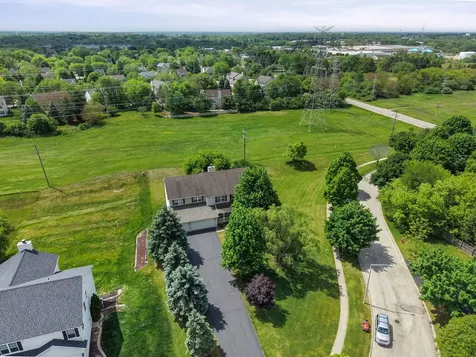 529 Nunda Trail Crystal Lake IL 60012