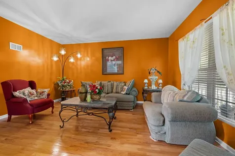 529 Nunda Trail Crystal Lake IL 60012