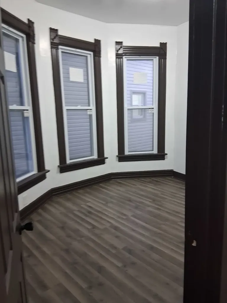 5932 South Parnell Avenue Chicago IL 60621