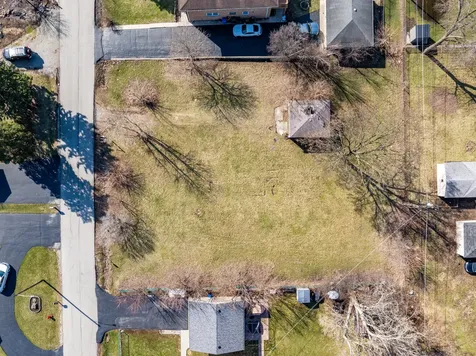 7740-7744 Banks Street Justice IL 60458