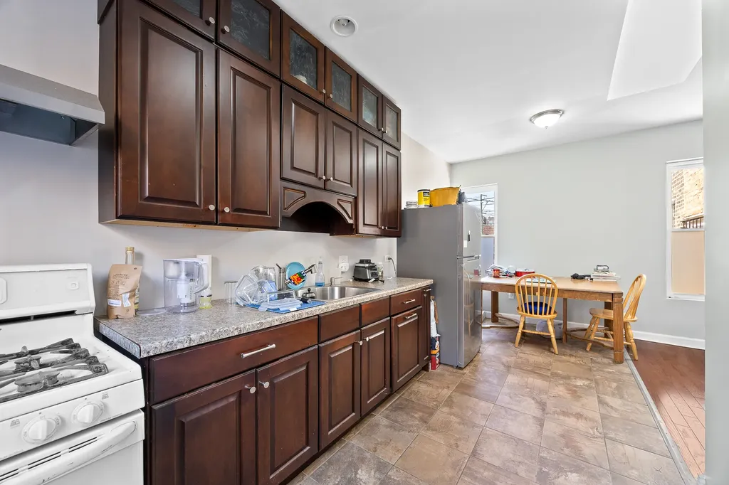 1527 West 18th Place Chicago IL 60608