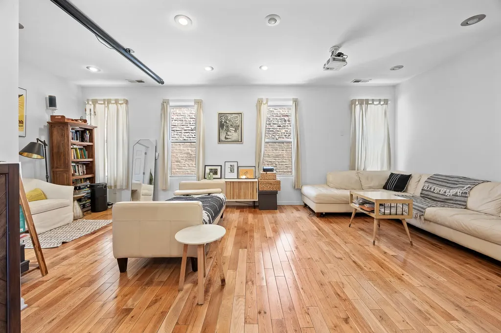 1527 West 18th Place Chicago IL 60608