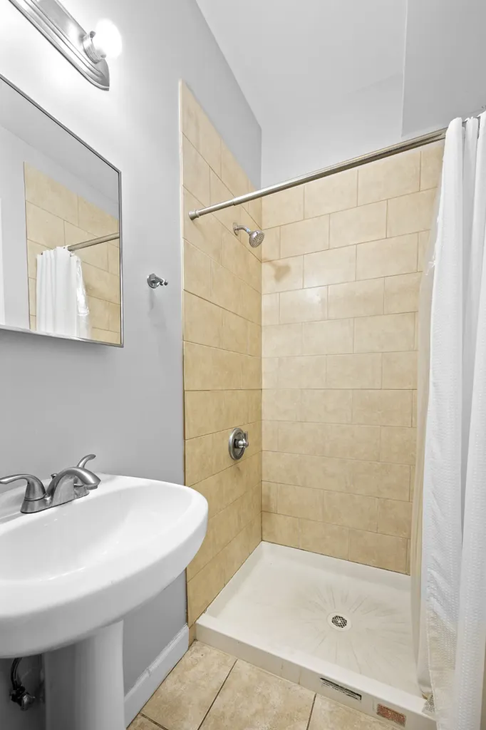 1527 West 18th Place Chicago IL 60608