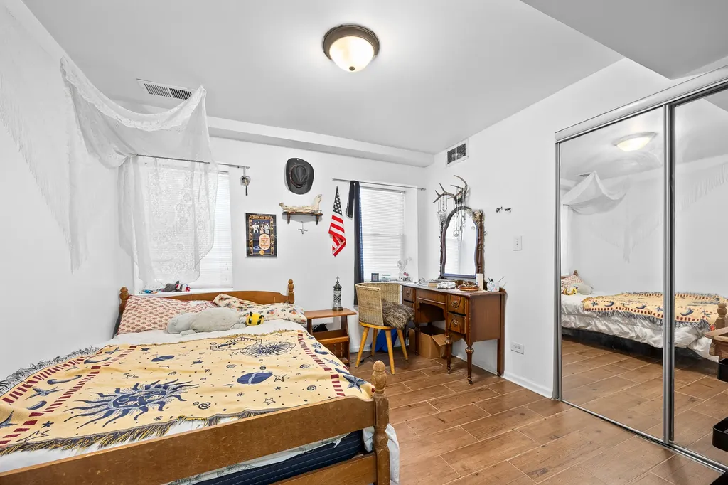1527 West 18th Place Chicago IL 60608