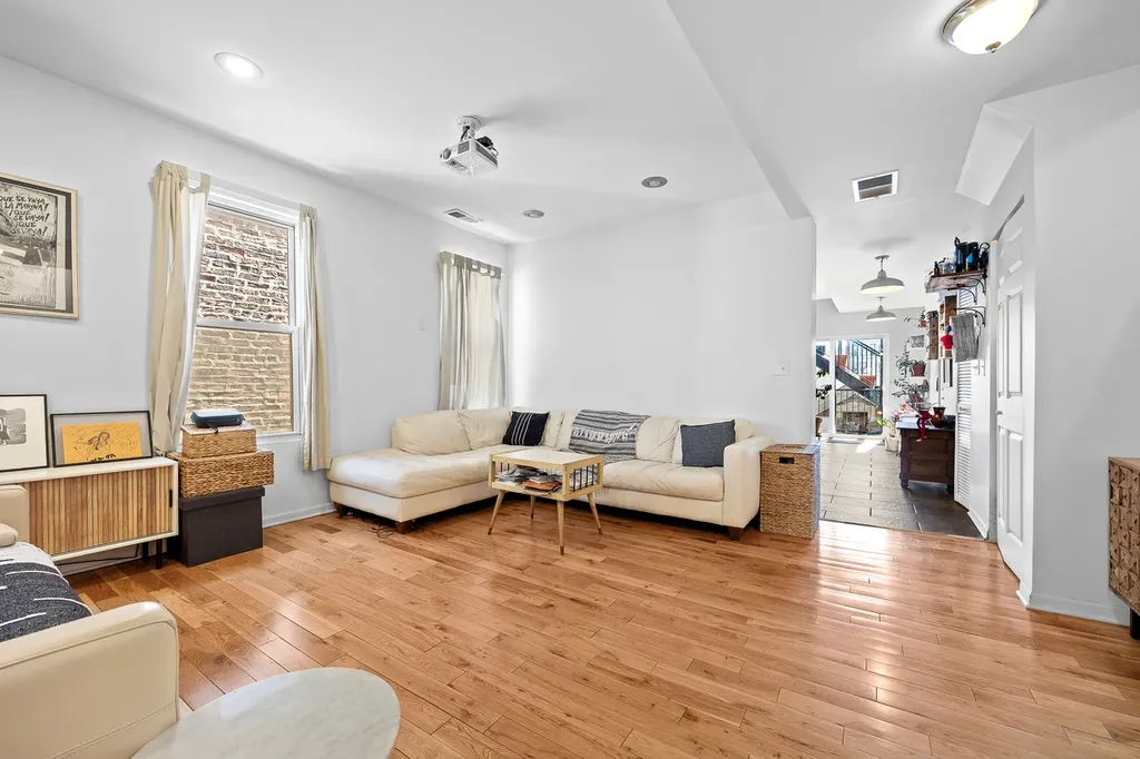 1527 West 18th Place Chicago IL 60608