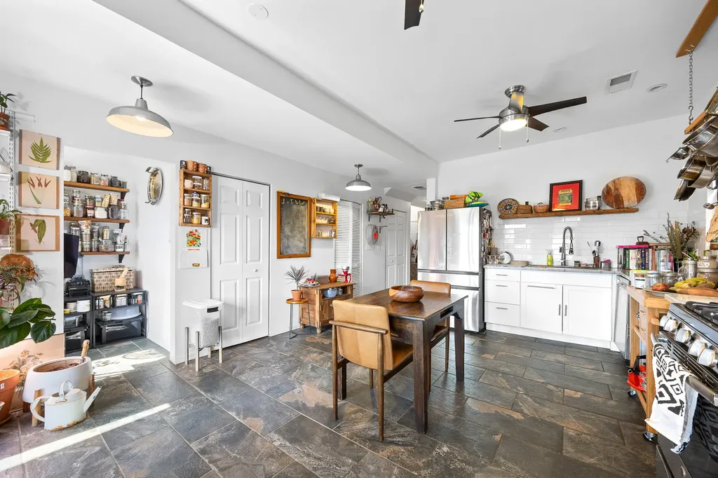 1527 West 18th Place Chicago IL 60608