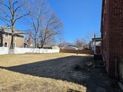 904 17TH Avenue Rockford IL 61104