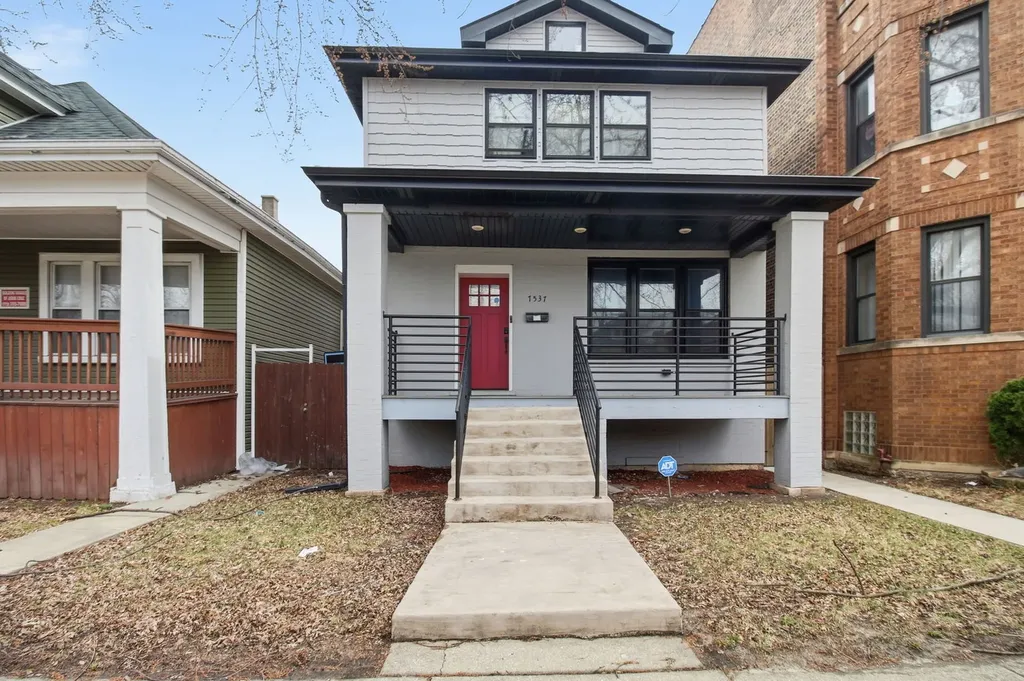 7537 South May Street Chicago IL 60620