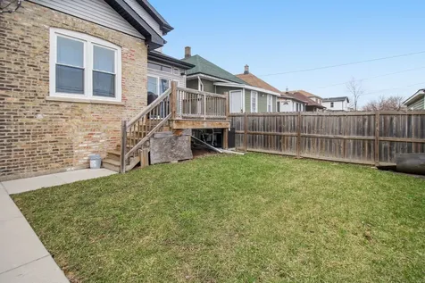 7537 South May Street Chicago IL 60620