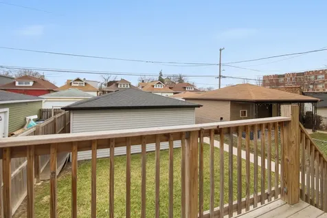 7537 South May Street Chicago IL 60620