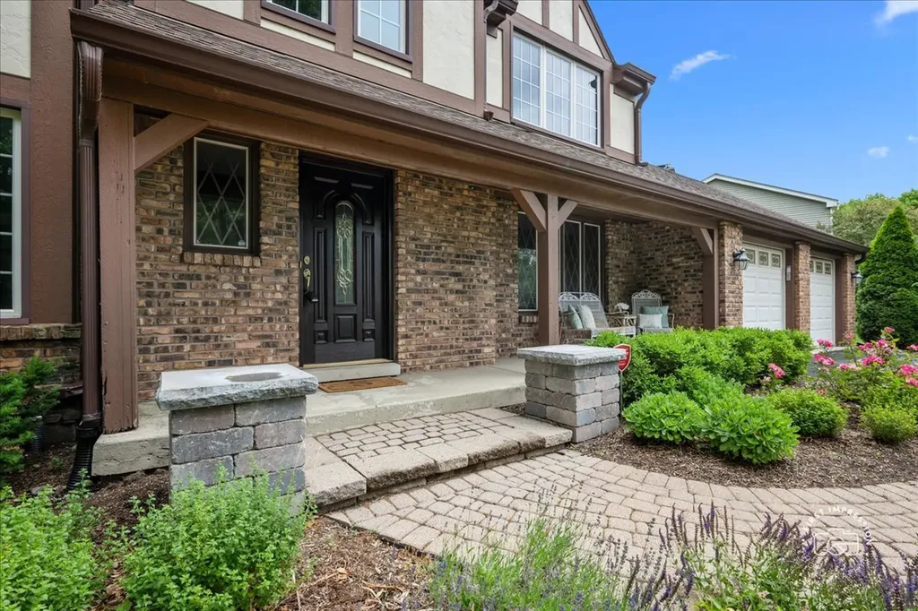 1101 West Bauer Road Naperville IL 60563