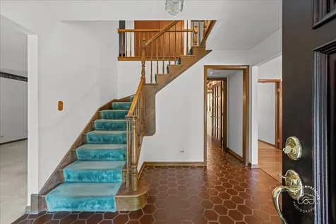 1101 West Bauer Road Naperville IL 60563