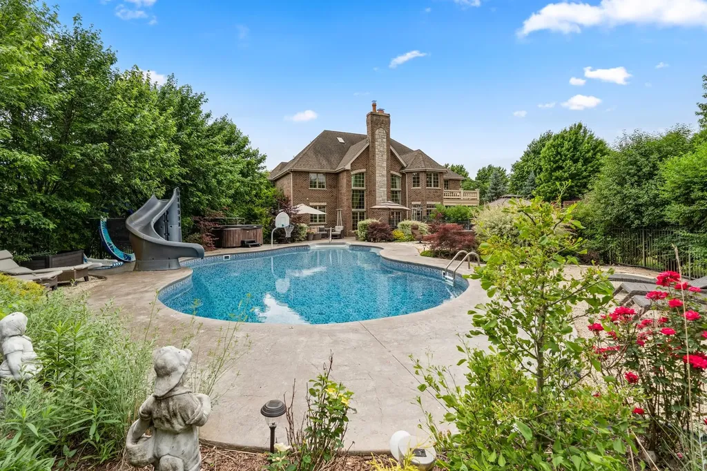 17949 South Crystal Lake Drive Mokena IL 60448