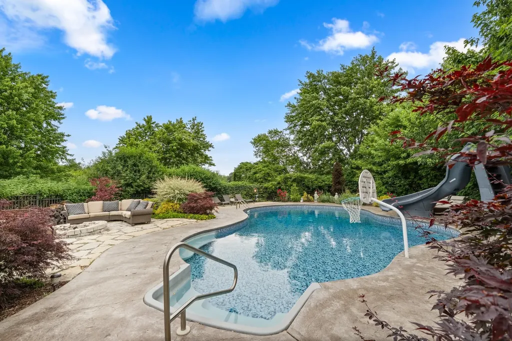17949 South Crystal Lake Drive Mokena IL 60448