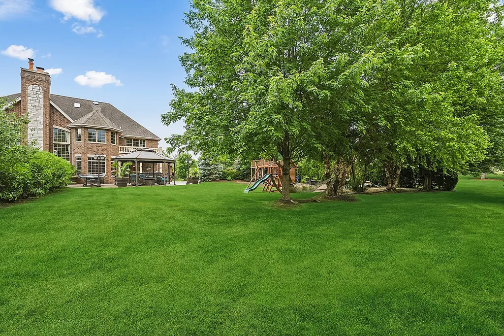 17949 South Crystal Lake Drive Mokena IL 60448