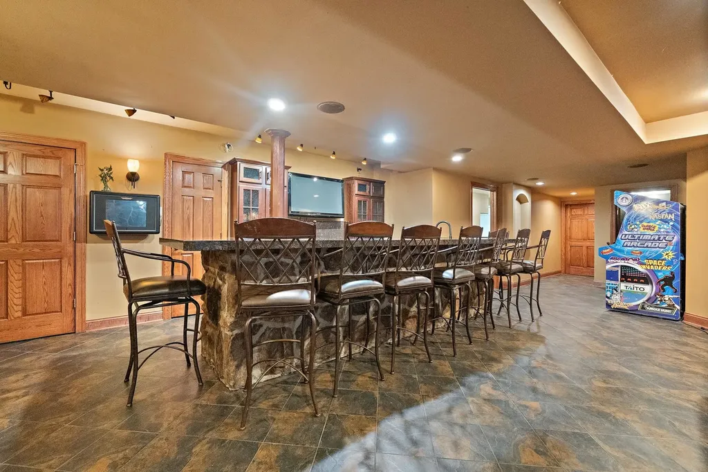 17949 South Crystal Lake Drive Mokena IL 60448