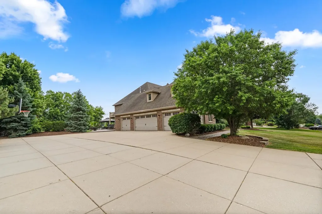 17949 South Crystal Lake Drive Mokena IL 60448
