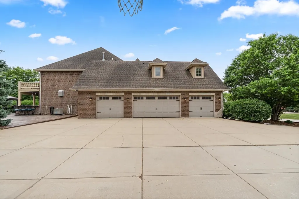 17949 South Crystal Lake Drive Mokena IL 60448