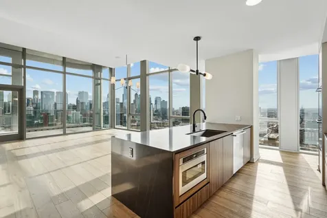 1114 West Carroll Avenue Chicago IL 60607