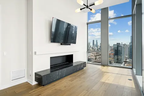 1114 West Carroll Avenue Chicago IL 60607