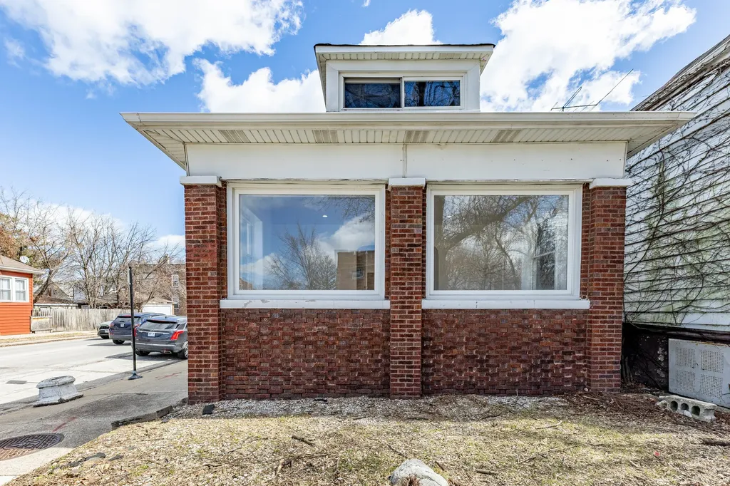 7601 South Rhodes Avenue Chicago IL 60619