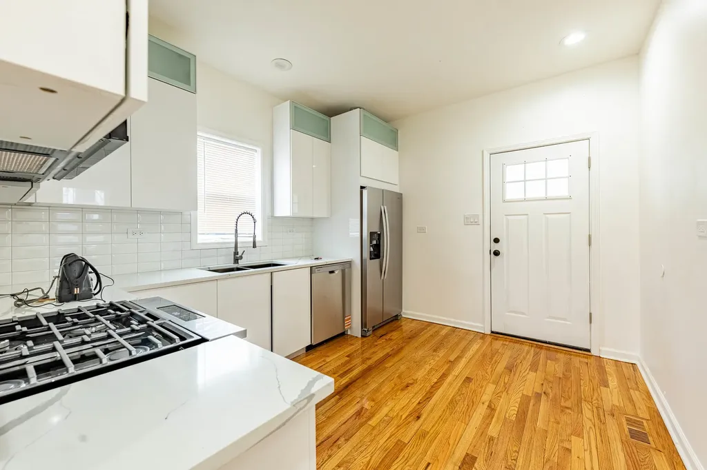 7601 South Rhodes Avenue Chicago IL 60619