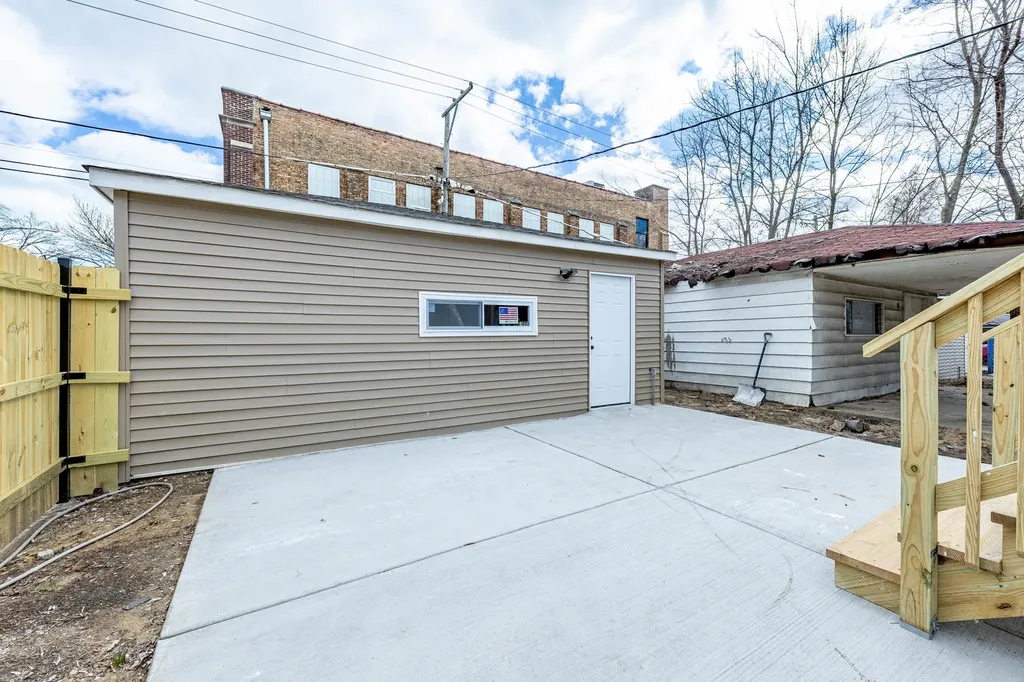7601 South Rhodes Avenue Chicago IL 60619