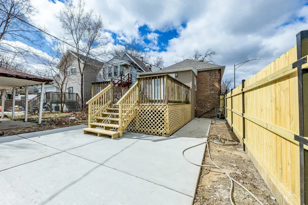 7601 South Rhodes Avenue Chicago IL 60619